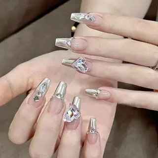 セミロング Bibi beauty spa Osaka所属・Chann Channのネイルデザイン