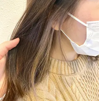 セミロング カラー 中川 茜里のヘアスタイル