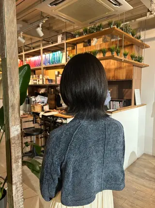 ミディアム 白上 愛佳のヘアスタイル