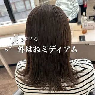 ミディアム 荻野 晴香のヘアスタイル