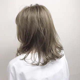セミロング カラー 🩵ハイトーン 美咲🩵のヘアスタイル