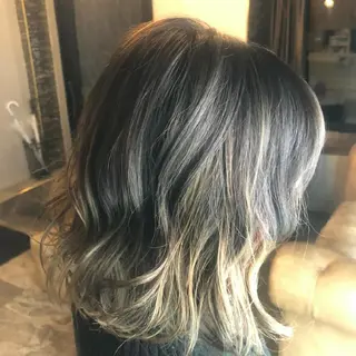 ミディアム カラー 山崎 絹人のヘアスタイル