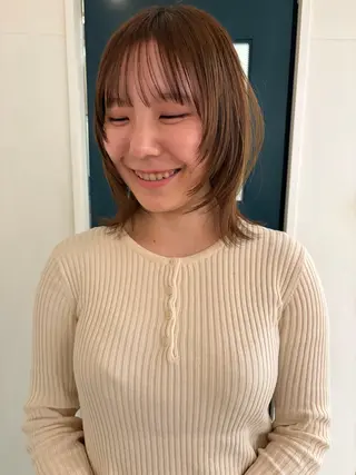 ミディアム YUUKI/ウルフ .ハイレイヤーのヘアスタイル