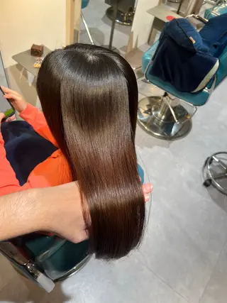 セミロング 必ず笑顔で帰っていた だきます！安田祐貴のヘアスタイル