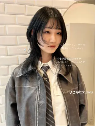 セミロング ハッシュカット/ハイ トーン/MANAMIのヘアスタイル