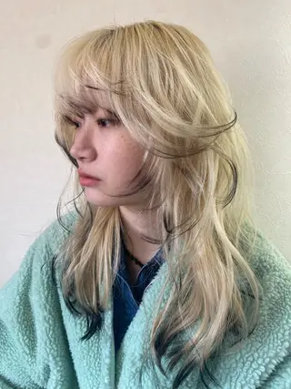 ロング カラー 梅津 桜子のヘアスタイル