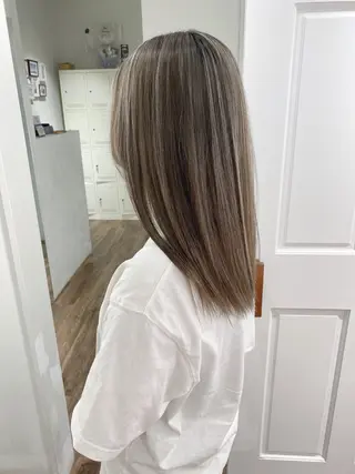 セミロング ハイライト⭐️上野 高広のヘアスタイル