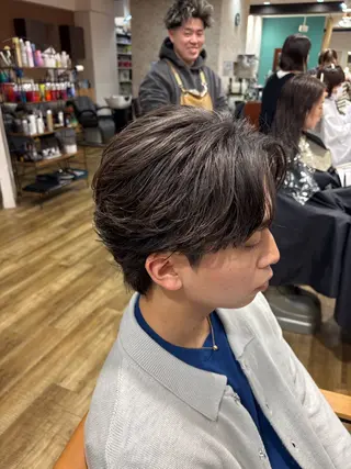 ミディアム パーマ メンズ 鶴田 将清のヘアスタイル