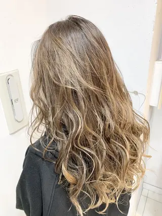 ミディアム カラー パーマ 白髪ぼかしハイライト 柳川拓哉のヘアスタイル