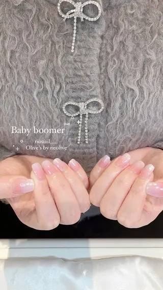 ネイル 𝘙𝘪𝘰𝘯𝘢 ...🕯🤍のネイルデザイン