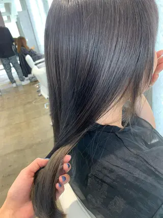 ロング カラー 山下 千明のヘアスタイル
