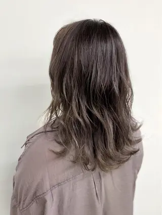 セミロング カラー ⭐️当日OK⭐️ 岩田峻のヘアスタイル