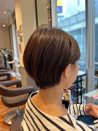 ショート ｼｮｰﾄｶｯﾄ 梅田 山下　すみれのヘアスタイル