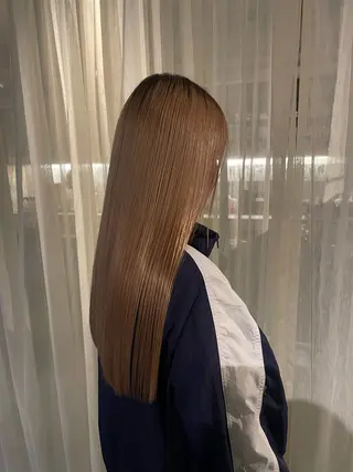 ロング 藤原 百花のヘアスタイル