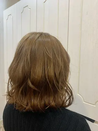 ミディアム カラー T つぐみのヘアスタイル