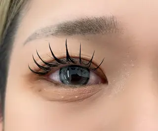 マツエク・マツパ I.NAILS布施店 岩川🕊️LEDのマツエク・マツパデザイン