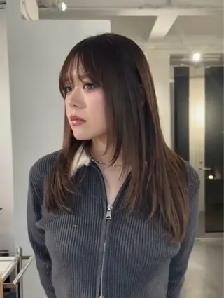 セミロング カラー ワンカールで盛れる レイヤー🎀Macoのヘアスタイル