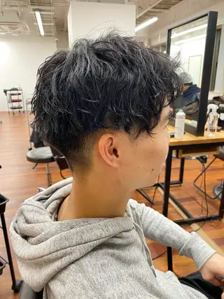 メンズ 岡本 智次のヘアスタイル