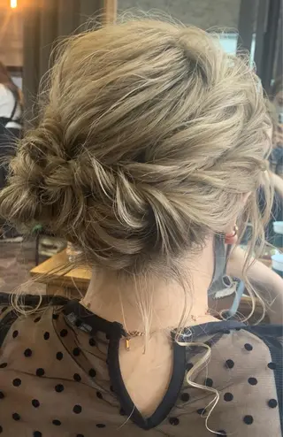 ミディアム Lilly 中谷友里のヘアスタイル
