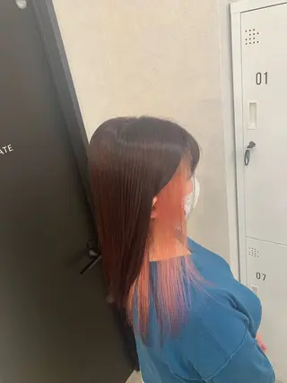ロング カラー 臼井 真人のヘアスタイル