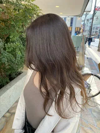 ロング ハイトーンエフェクト ブリーチいち丸のヘアスタイル