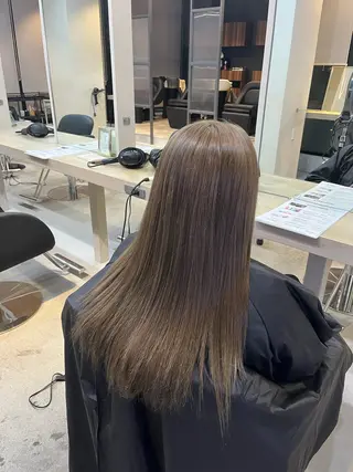 ロング カラー Lia 瑠莉花のヘアスタイル
