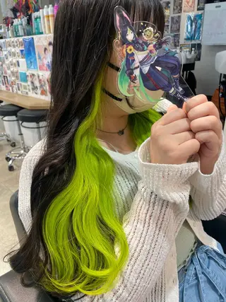 ロング カラー インナーカラー 推し ブリーチ 髪質改善のヘアスタイル