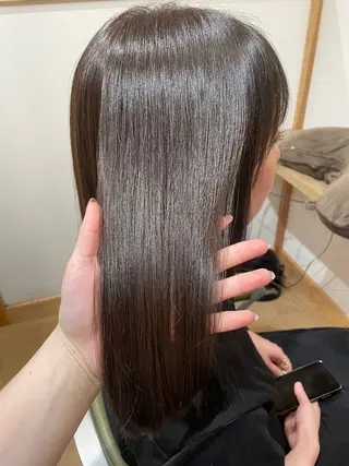 セミロング 山口 里莉のヘアスタイル