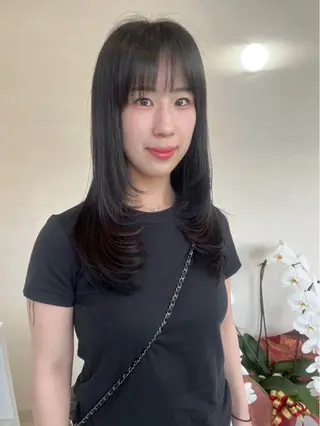 セミロング 長山 茉白のヘアスタイル