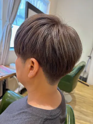 ショート カラー 秋野 遥のヘアスタイル