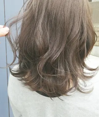 ミディアム カラー hase _のヘアスタイル
