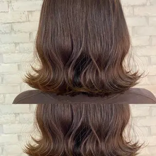 ミディアム カラー ツキノキ ミナのヘアスタイル