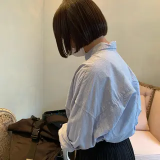 ショート カラー SAKINO． ベージュカラーのヘアスタイル