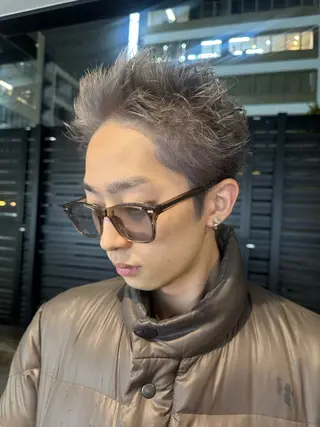 カラー メンズ タイトボブ個性派カラ ーAKANEのヘアスタイル
