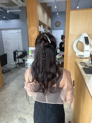 ミディアム miloc MOMOKAのヘアスタイル