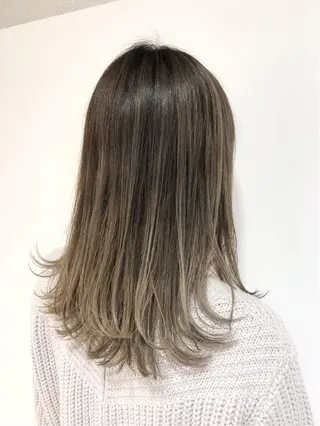 ミディアム カラー Miru by INCE HAIRのヘアスタイル