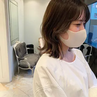 セミロング カラー SAKINO. ベージュカラーのヘアスタイル