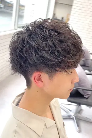 ショート パーマ 会社で浮かない ビジネスヘア/心斎橋のヘアスタイル
