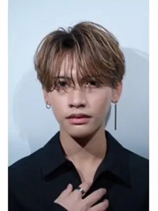 カラー メンズ メンズサロンHYPE所属・ツイスパ/シャドウ 波巻き/平山のヘアスタイル