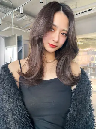 セミロング kana/ ブリーチ/暖色のヘアスタイル