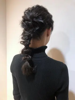 セミロング ヘアアレンジ MIOベージュカラー 柔らかいカラーのヘアスタイル