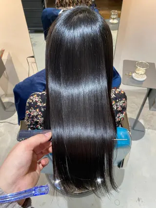 セミロング 必ず笑顔で帰っていた だきます！安田祐貴のヘアスタイル