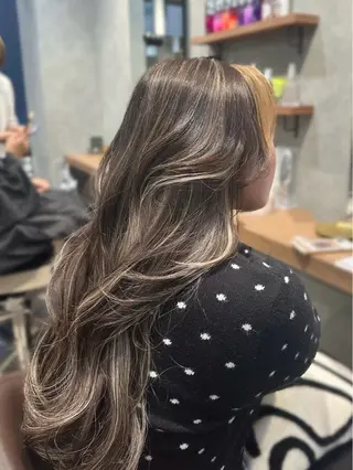 ロング カラー 🤍ハイライト/ レイヤー/銀座🤍のヘアスタイル