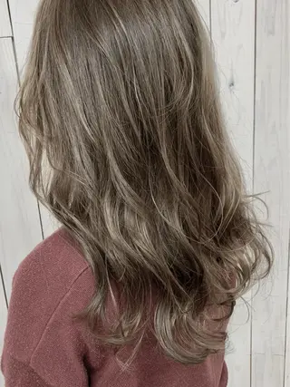 ミディアム カラー パーマ Rowel ローウェルのヘアスタイル