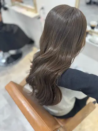 ロング カラー 赤み無し柔らかカラー 【梅田】madokaのヘアスタイル
