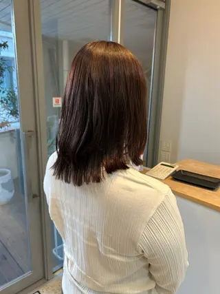 ミディアム カラー ウジイエ ミユウのヘアスタイル