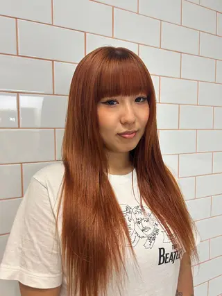 ミディアム ハイトーン特化/和音 【デザインカラー】のヘアスタイル