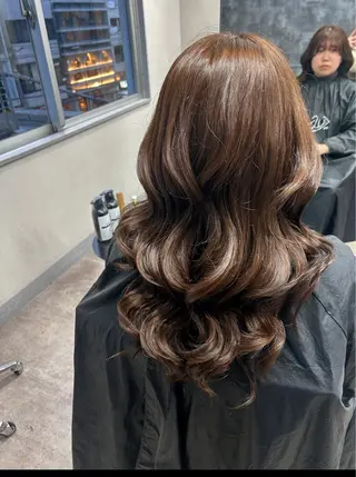 ロング 艶あり暖色系カラー‪ 🎀透明感あゆみ🎀のヘアスタイル