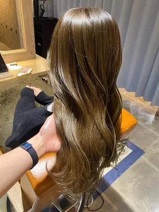 セミロング 🐻結んでも可愛い hair EMI🐻のヘアスタイル