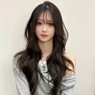 セミロング ハッシュカット🖤✨ 顔周り/韓国ヘアのヘアスタイル